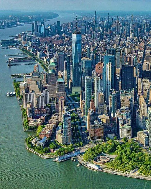 Lga Airport 3 Mins, 3 Bedroom Duplex House, Parking And Private Backyard, 9Mins Subway! New York Holiday home