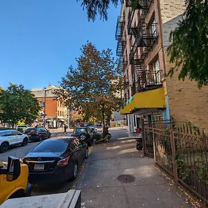  Homestay Fawlty Towers In Williamsburg