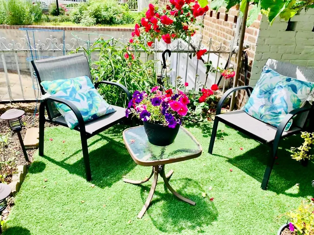 ניו יורק Lga Airport 3 Mins, 3 Bedroom Duplex House, Parking And Private Backyard, 9Mins Subway! 0*, ניו יורק